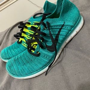 Nike Free RN Flyknit sneakers